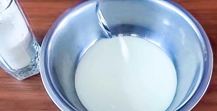 Положить соль и сахар