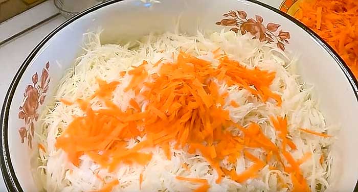 Капуста и морковь