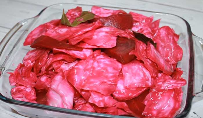Квашеная капуста со свеклой