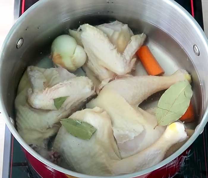 Сварить куриный бульон для харчо